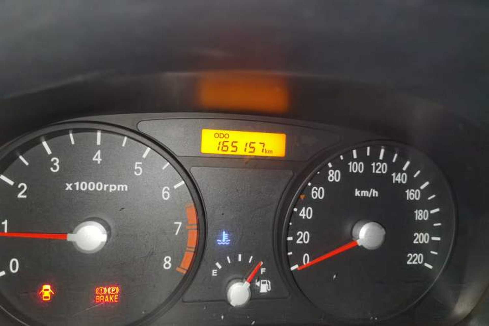 Used Kia Rio 2007 1.4L MT GL Odometer Close Up