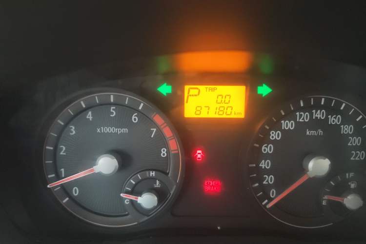 Used Kia Rio 2007 1.4L AT GL Odometer Close Up
