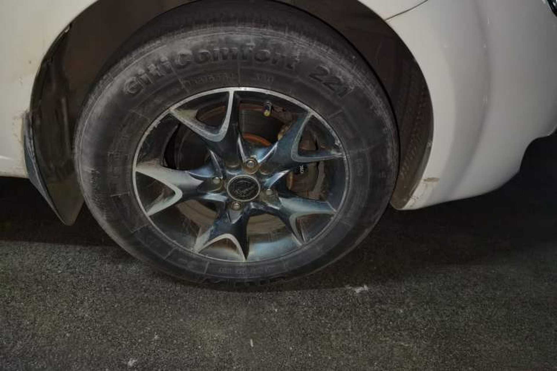 Used Kia Rio 2007 1.4L MT GL Right Front Wheel Hub