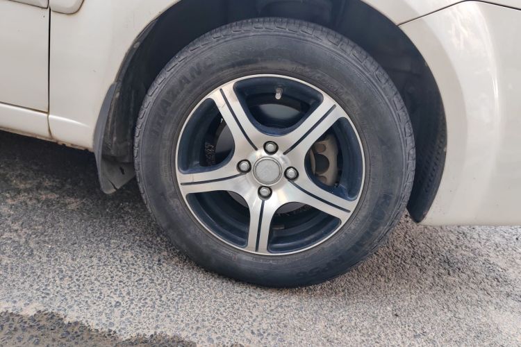 Used Kia Rio 2007 1.4L MT GL Right Front Wheel Hub