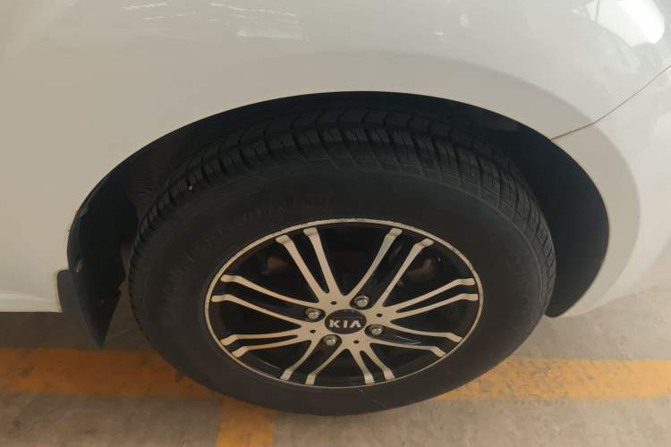 Used Kia Rio 2007 1.4L AT GL Right Front Wheel Hub