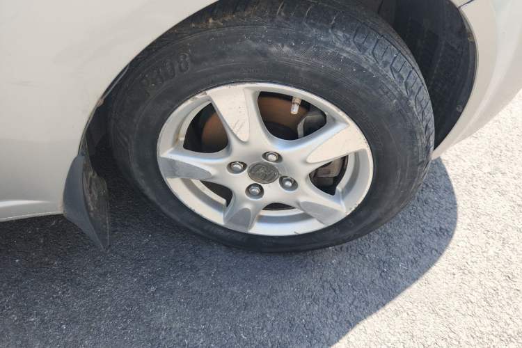 Used Kia Rio 2007 1.4L MT GL Right Front Wheel Hub