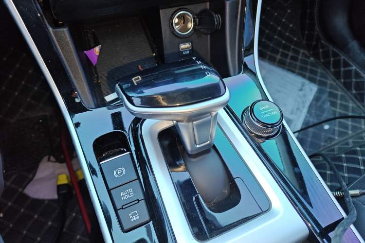 Used Kia Seltos 2023 1.5L CVT Luxury Edition Gear Lever