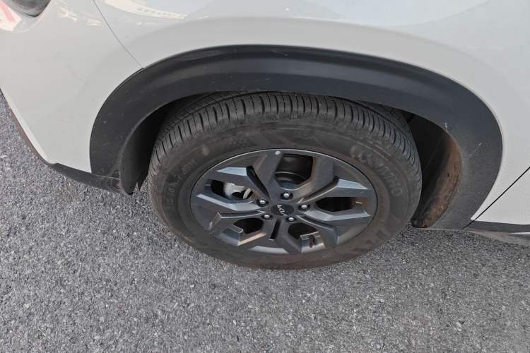 Used Kia Seltos 2023 1.5L CVT Luxury Edition Left Front Wheel Hub