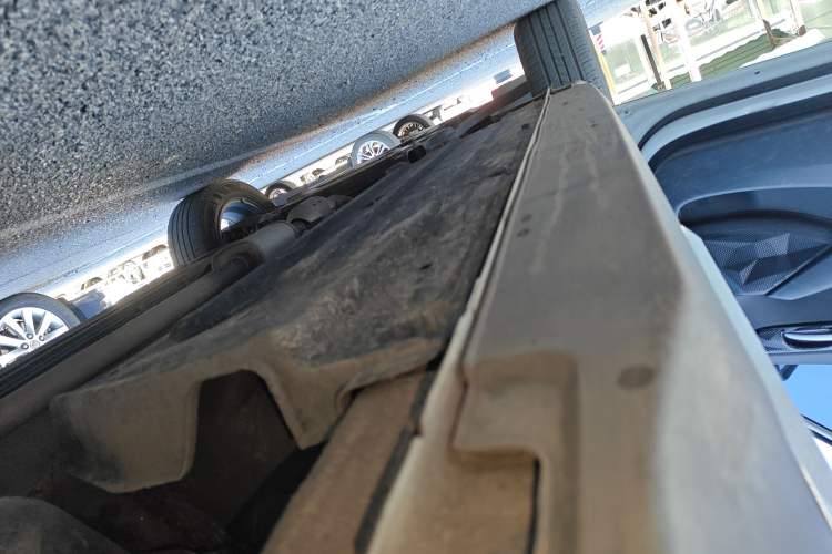 Used Kia Seltos 2023 1.5L CVT Luxury Edition Left Side Sill