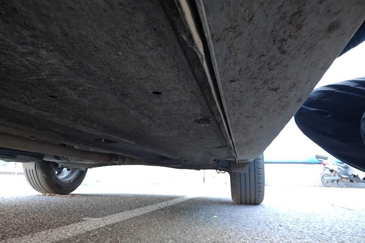 Used Kia Seltos 2023 1.5L CVT Luxury Edition Right Side Sill