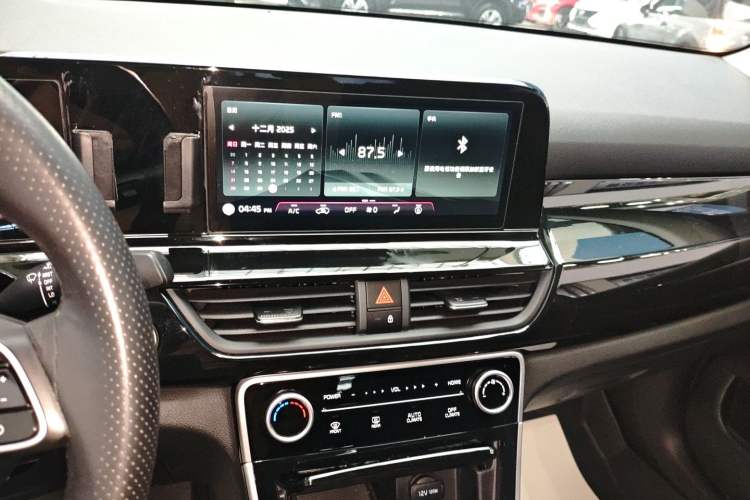 Used Kia Seltos 2023 1.5L CVT Comfort Edition Audio And AC Panel