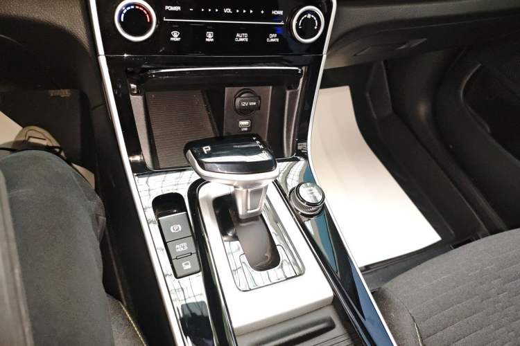 Used Kia Seltos 2023 1.5L CVT Comfort Edition Gear Lever
