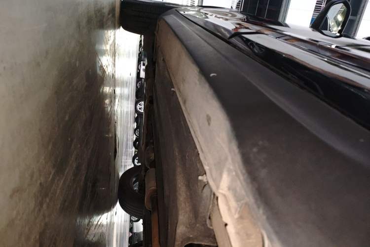 Used Kia Seltos 2023 1.5L CVT Comfort Edition Left Side Sill