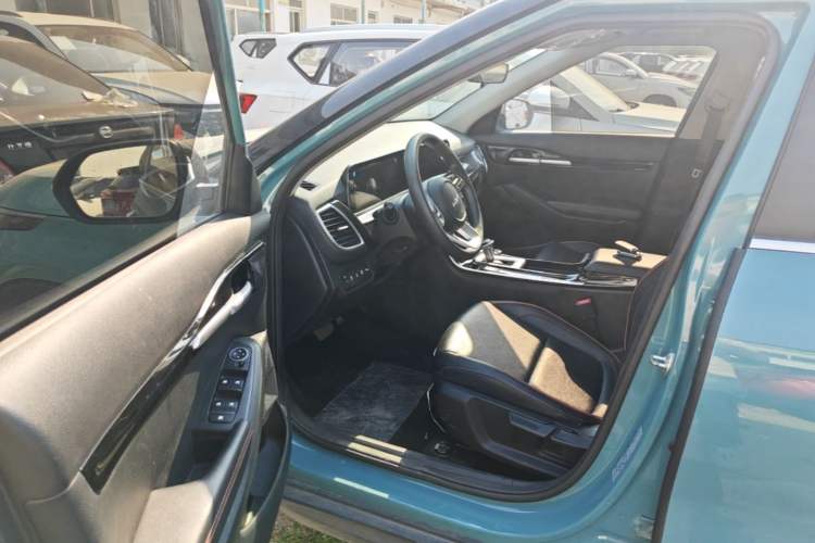 Used Kia Seltos 2023 1.5L CVT Luxury Edition Driver Seat