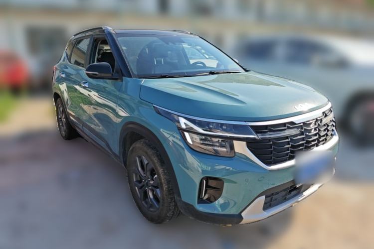 Used Kia Seltos 2023 1.5L CVT Luxury Edition Front Right 45 Deg