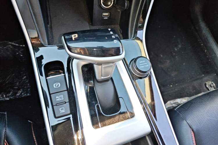 Used Kia Seltos 2023 1.5L CVT Luxury Edition Gear Lever
