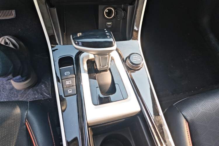 Used Kia Seltos 2023 1.5L CVT Luxury Edition Gear Lever