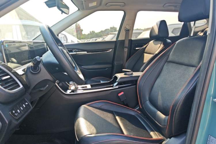 Used Kia Seltos 2023 1.5L CVT Luxury Edition Left Front Seat