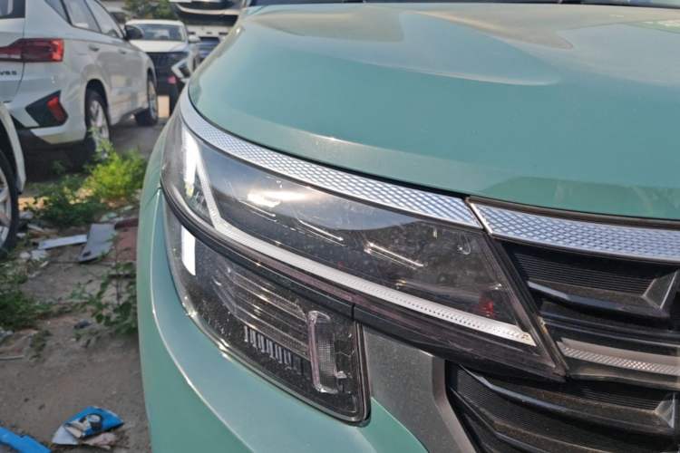 Used Kia Seltos 2023 1.5L CVT Luxury Edition Right Front Headlight