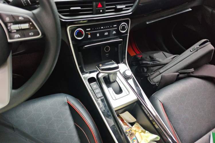 Used Kia Seltos 2023 1.5L CVT Luxury Edition Gear Lever
