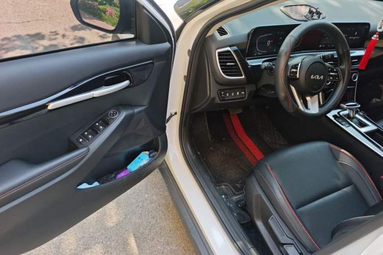 Used Kia Seltos 2023 1.5L CVT Luxury Edition Interior 3