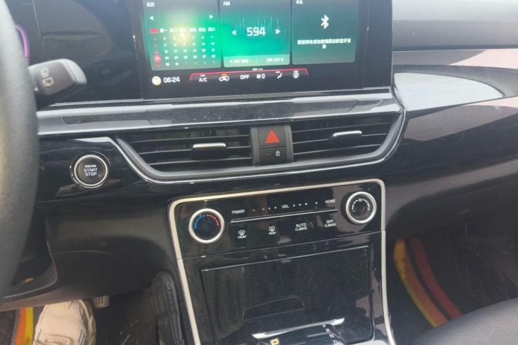 Used Kia Seltos 2023 1.5L CVT Luxury Edition Audio And AC Panel