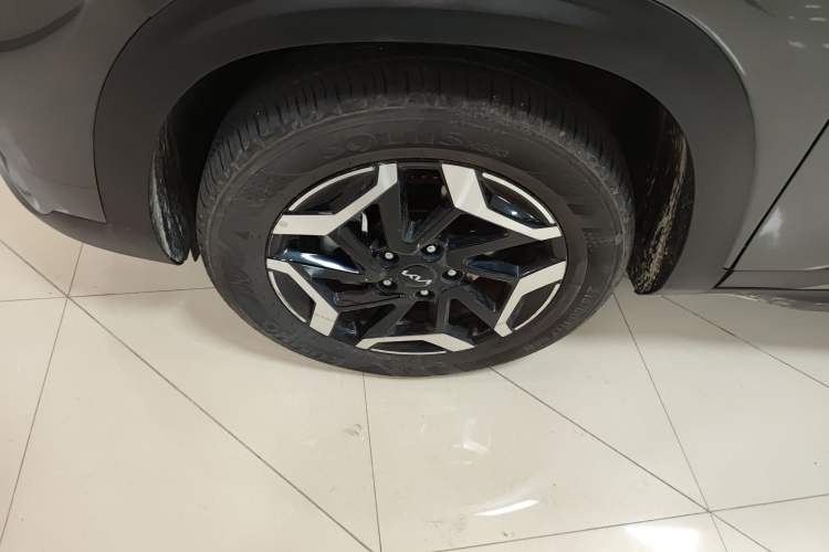 Used Kia Seltos 2023 1.5L CVT Luxury Edition Exterior 7