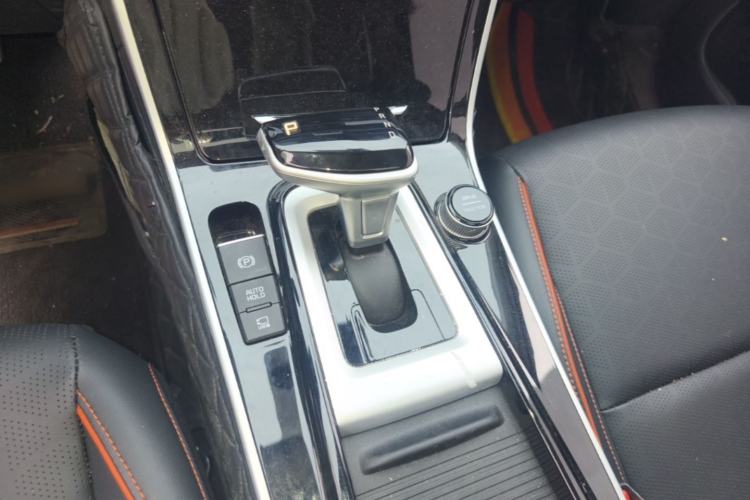 Used Kia Seltos 2023 1.5L CVT Luxury Edition Gear Lever