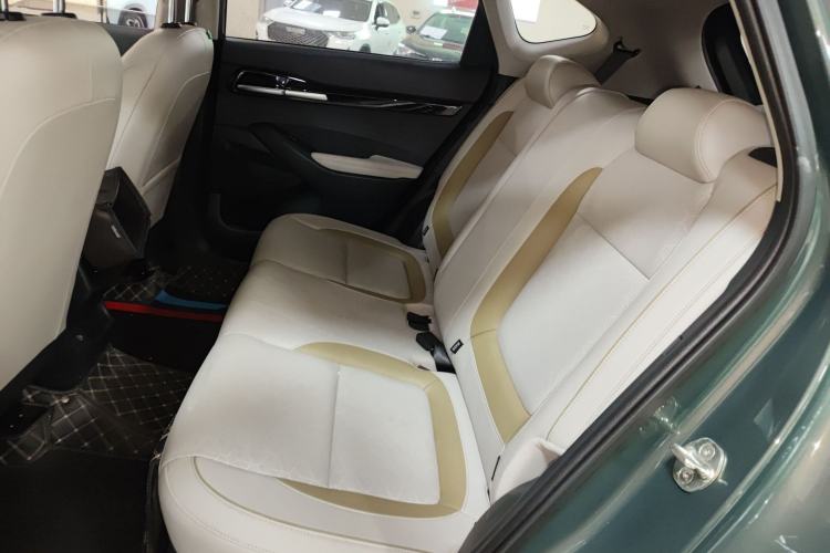 Used Kia Seltos 2023 1.5L CVT Luxury Edition Interior 4