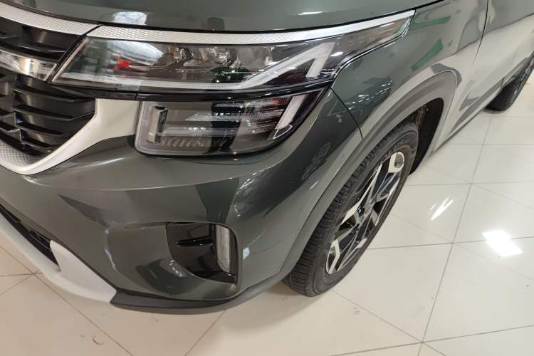 Used Kia Seltos 2023 1.5L CVT Luxury Edition Left Front Headlight