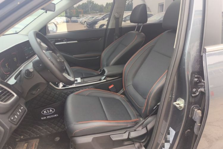 Used Kia Seltos 2023 1.5L CVT Luxury Edition Left Front Seat