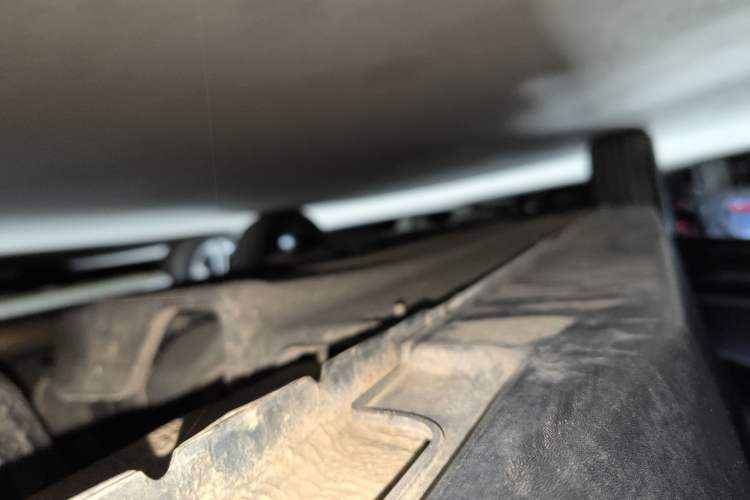 Used Kia Seltos 2023 1.5L CVT Luxury Edition Left Side Sill