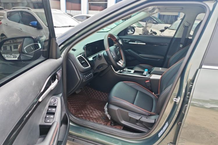 Used Kia Seltos 2023 1.5L CVT Luxury Edition Driver Seat