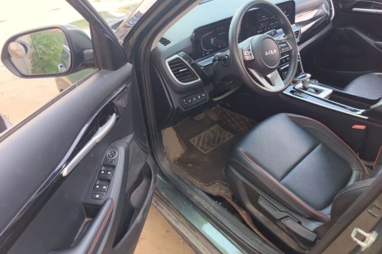 Used Kia Seltos 2023 1.5L CVT Luxury Edition Driver Seat
