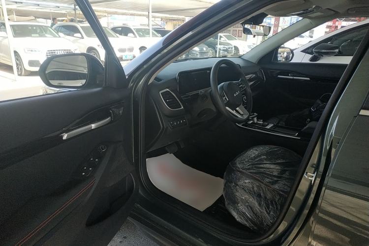 Used Kia Seltos 2023 1.5L CVT Luxury Edition Driver Seat