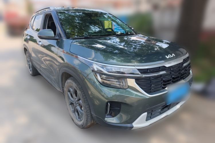 Used Kia Seltos 2023 1.5L CVT Luxury Edition Front Right 45 Deg