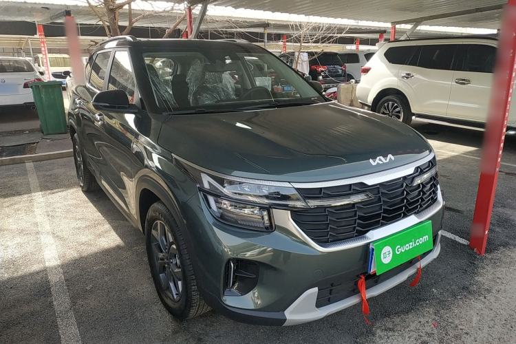 Used Kia Seltos 2023 1.5L CVT Luxury Edition Front Right 45 Deg