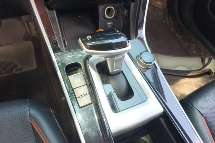 Used Kia Seltos 2023 1.5L CVT Luxury Edition Gear Lever