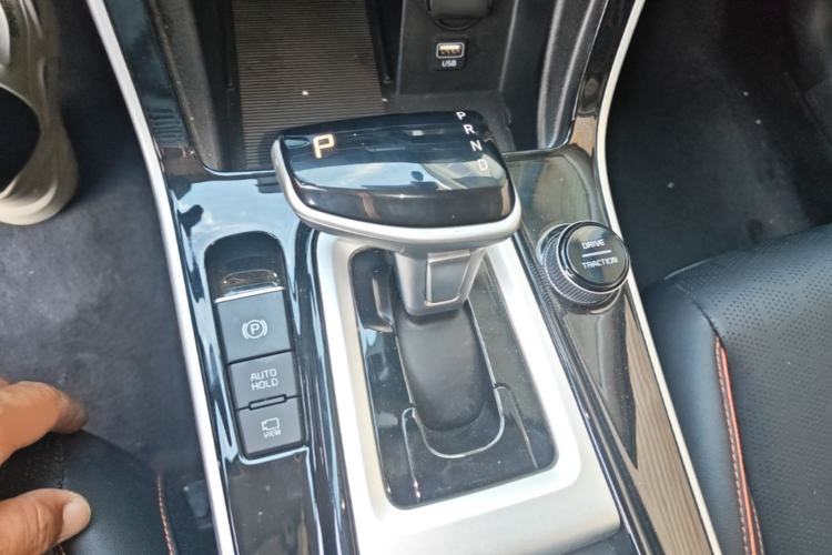Used Kia Seltos 2023 1.5L CVT Luxury Edition Gear Lever