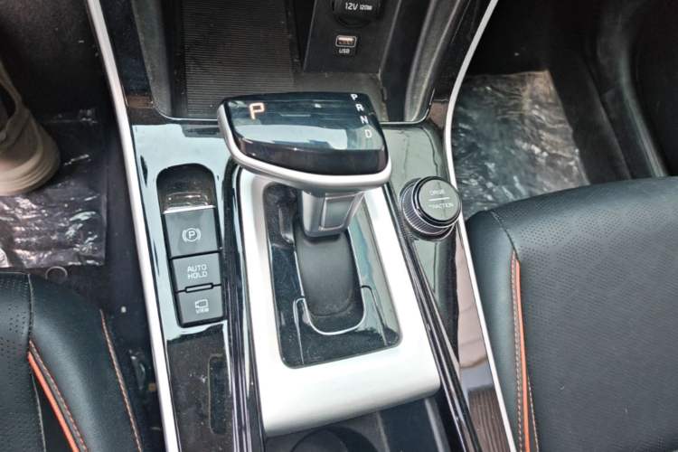 Used Kia Seltos 2023 1.5L CVT Luxury Edition Gear Lever