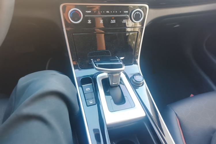 Used Kia Seltos 2023 1.5L CVT Luxury Edition Gear Lever