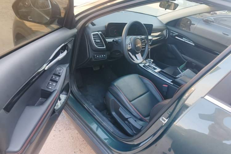 Used Kia Seltos 2023 1.5L CVT Luxury Edition Interior 3