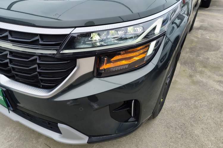 Used Kia Seltos 2023 1.5L CVT Luxury Edition Left Front Headlight