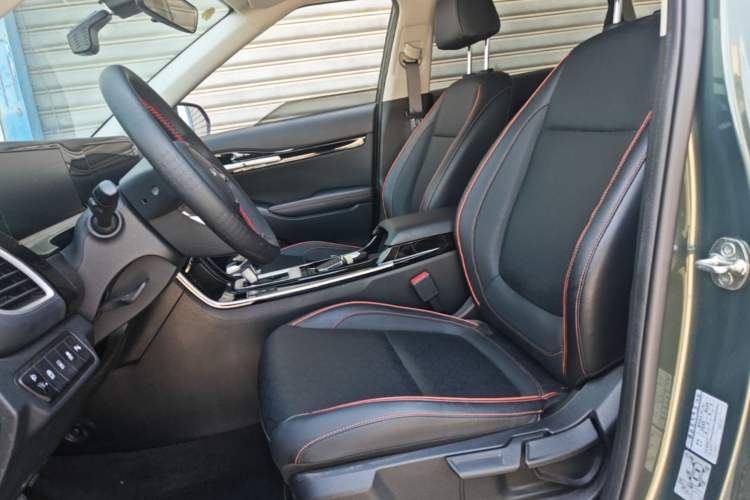 Used Kia Seltos 2023 1.5L CVT Luxury Edition Left Front Seat