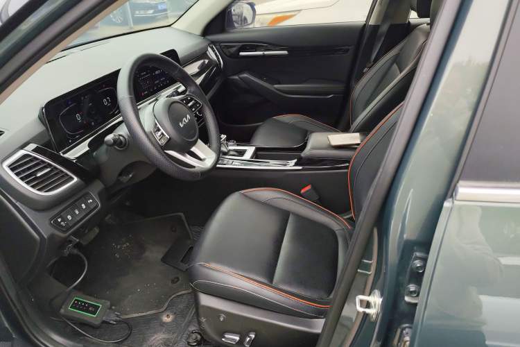 Used Kia Seltos 2023 1.5L CVT Luxury Edition Left Front Seat