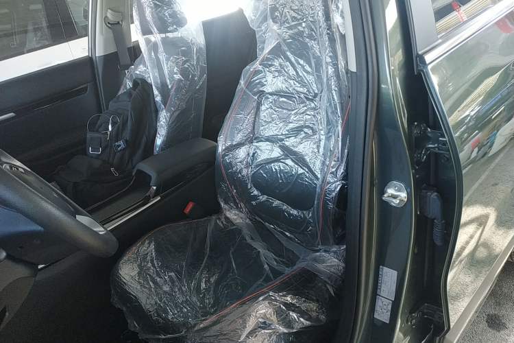 Used Kia Seltos 2023 1.5L CVT Luxury Edition Left Front Seat