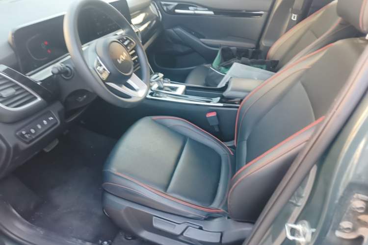 Used Kia Seltos 2023 1.5L CVT Luxury Edition Left Front Seat