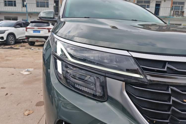 Used Kia Seltos 2023 1.5L CVT Luxury Edition Right Front Headlight