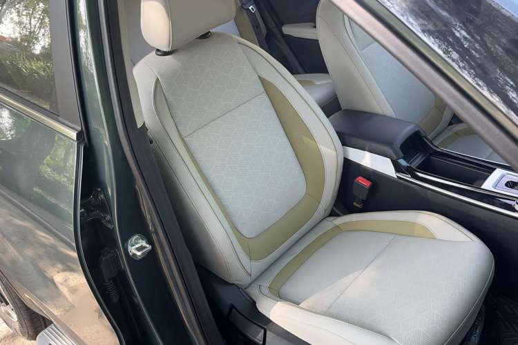 Used Kia Seltos 2023 1.5L CVT Luxury Edition Right Front Seat