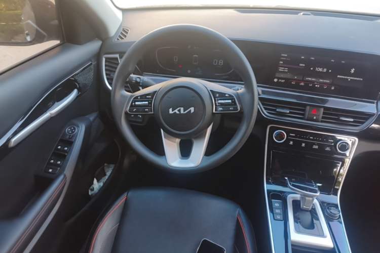 Used Kia Seltos 2023 1.5L CVT Luxury Edition Steering Wheel