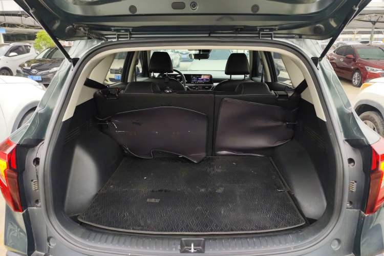 Used Kia Seltos 2023 1.5L CVT Luxury Edition Trunk