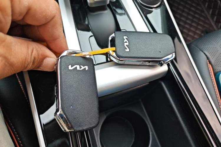 Used Kia Seltos 2023 1.5L CVT Luxury Edition Vehicle Key