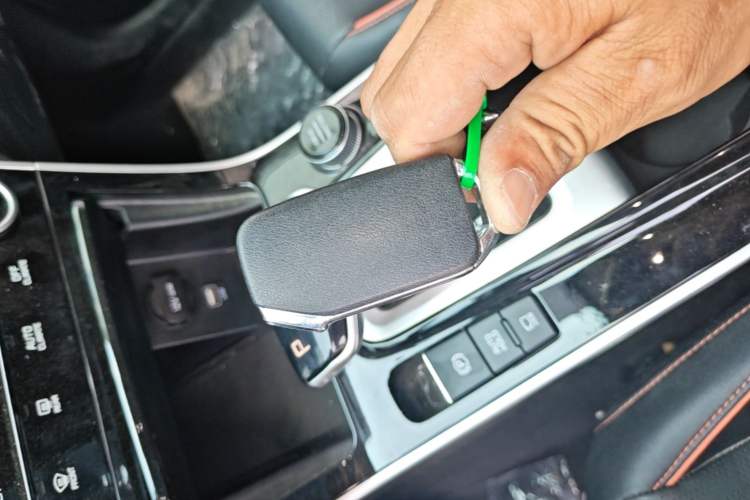 Used Kia Seltos 2023 1.5L CVT Luxury Edition Vehicle Key