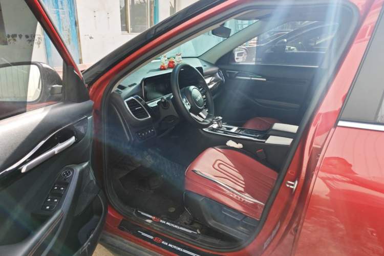Used Kia Seltos 2023 1.5L CVT Luxury Edition Driver Seat